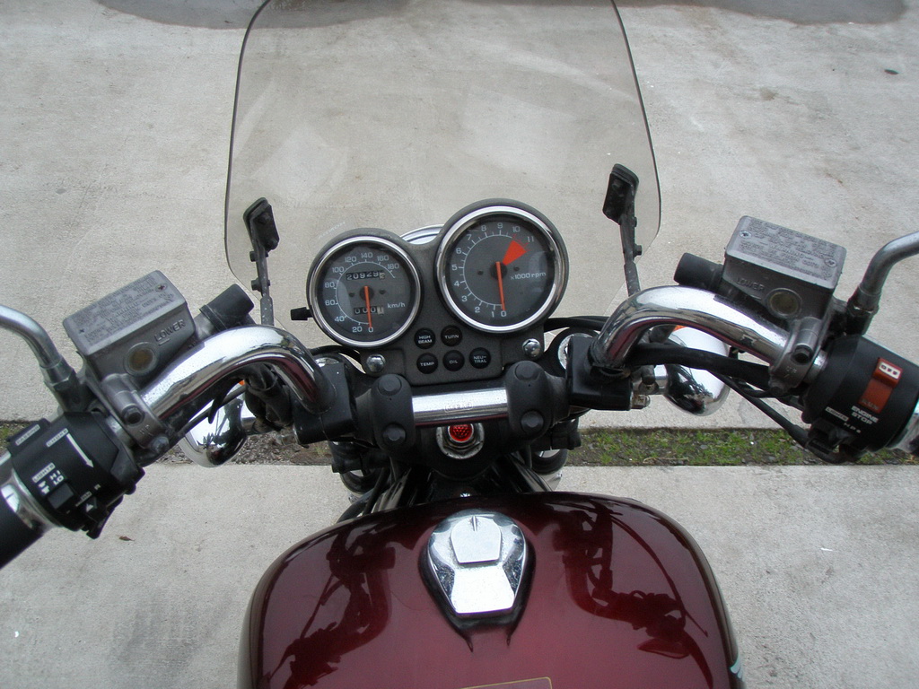 Купить мотоцикл Honda V45 Magna 1988 фото 19